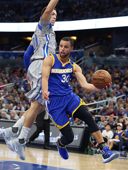 天津队完胜魔术，库里扛起全队