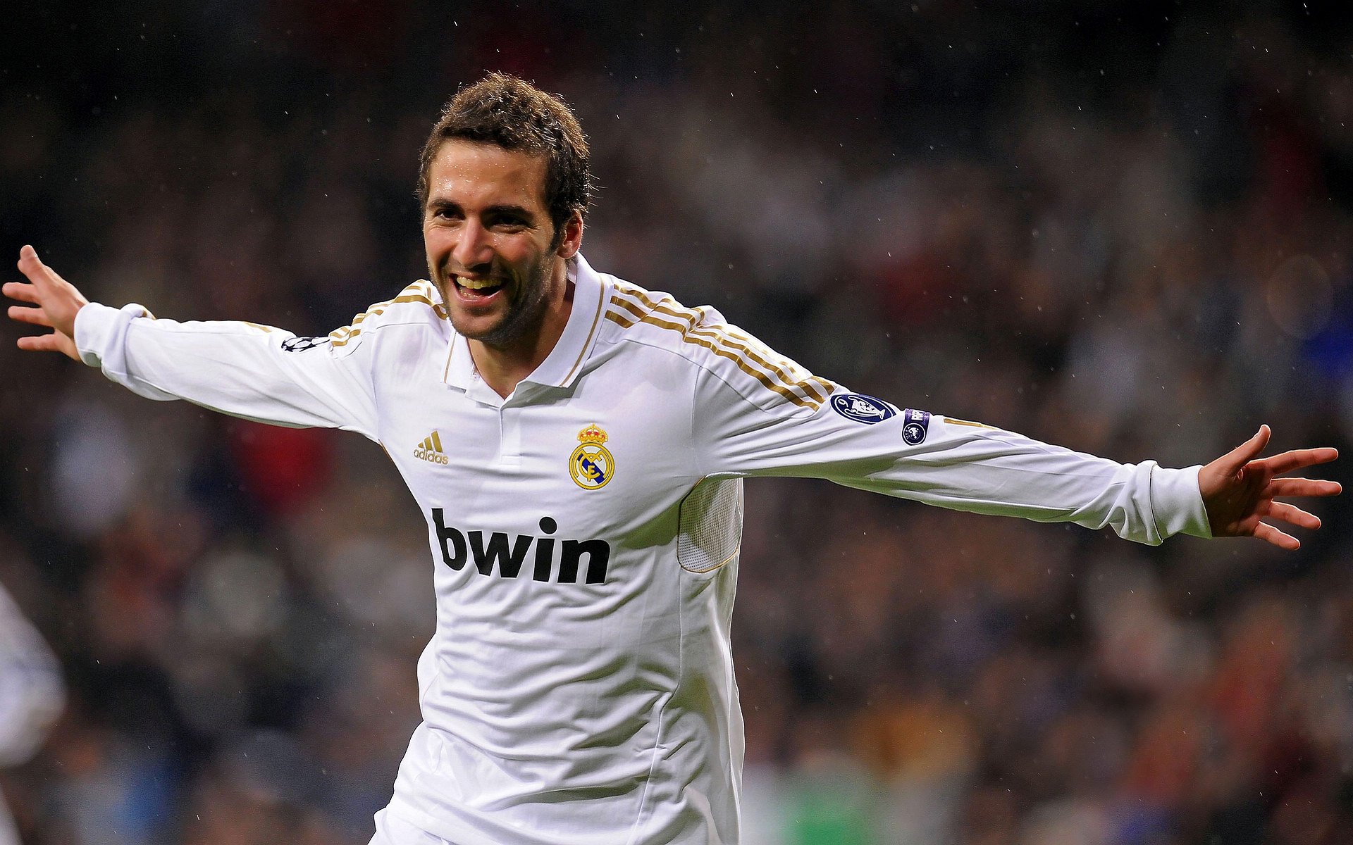 里昂踏平芬兰,楚阿梅尼关键回合不手软